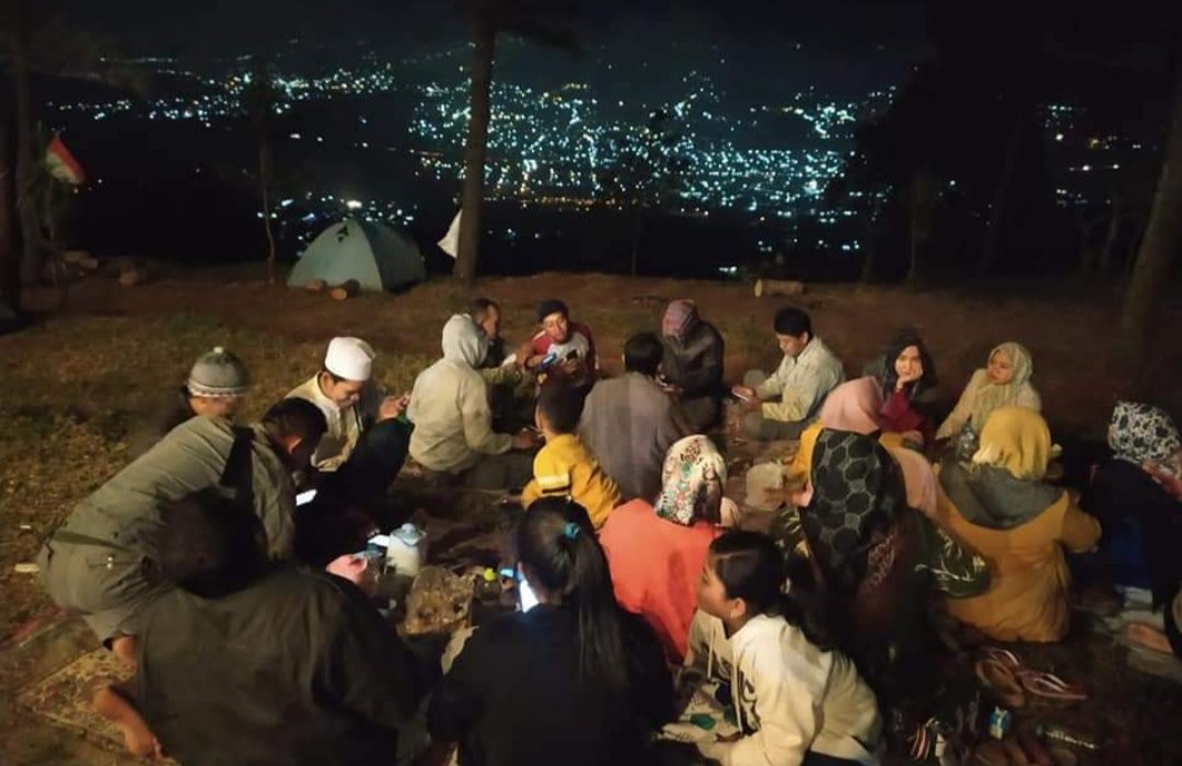 Pesona Paralayang Bukit Sempu Di Malam Hari